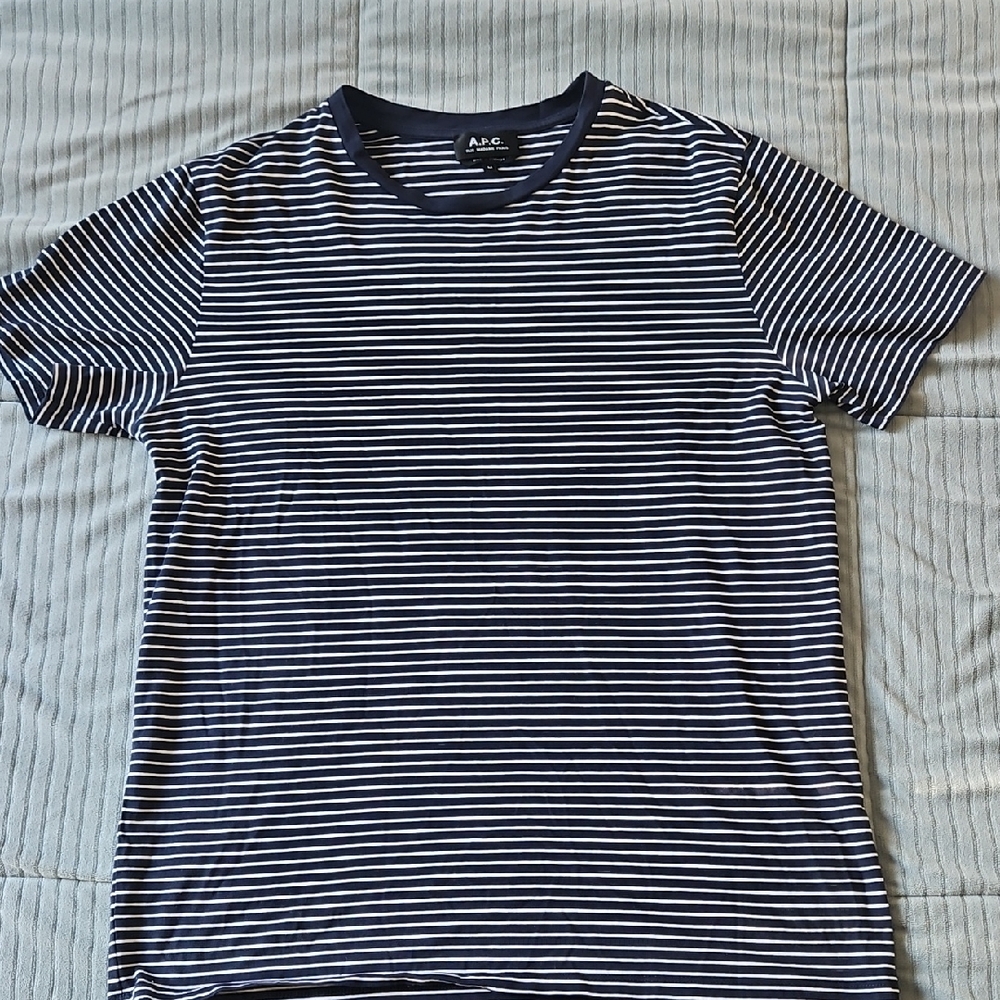A.P.C. Men's Short Sleeve Navy and White Tee